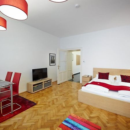 Stadthalle - Familycityapartment Wenen Buitenkant foto